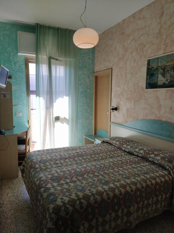 Hotel Prestigio Cesenatico Esterno foto