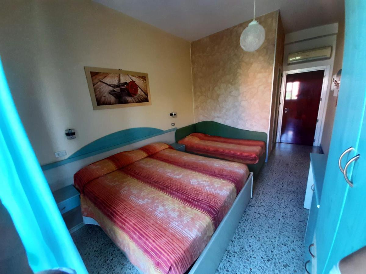 Hotel Prestigio Cesenatico Esterno foto