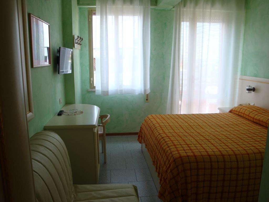 Hotel Prestigio Cesenatico Camera foto