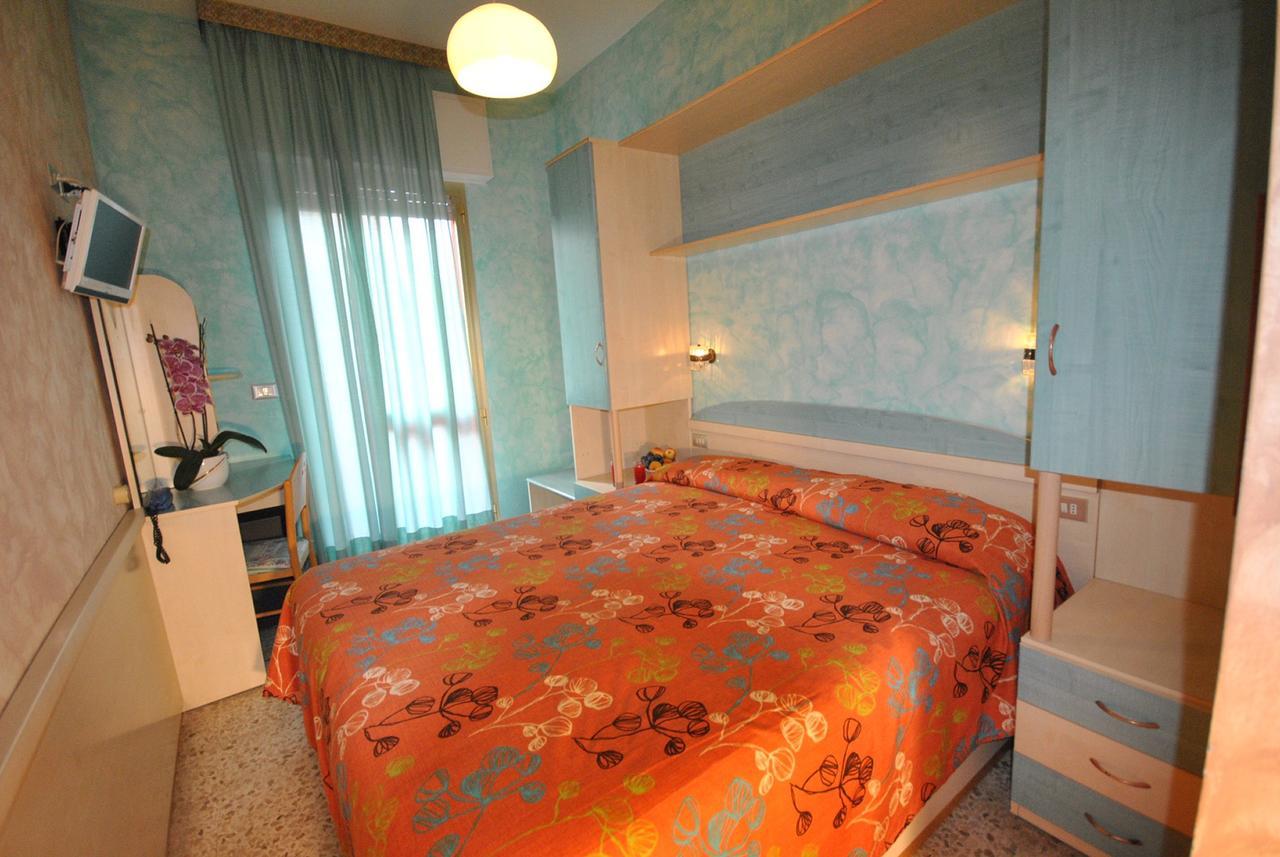 Hotel Prestigio Cesenatico Esterno foto