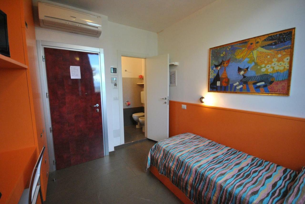 Hotel Prestigio Cesenatico Camera foto